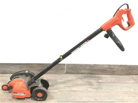 Lot - Black & Decker Electric Edge Hog, (lf750)