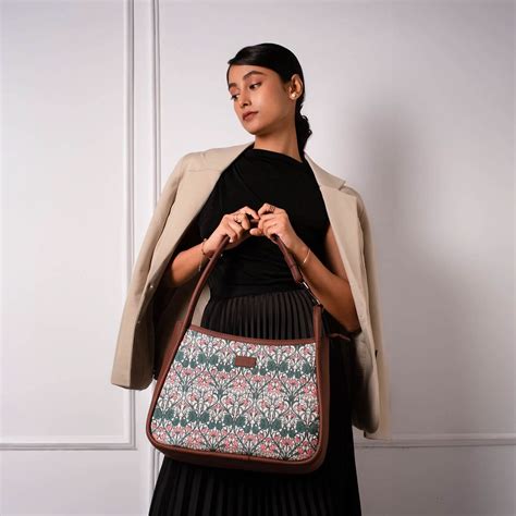 Multicolor Mandala Print Sleek Shoulder Bag