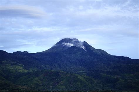 Mount Apo (2,954 m), the highest point in the Philippines ~ Great Mountain