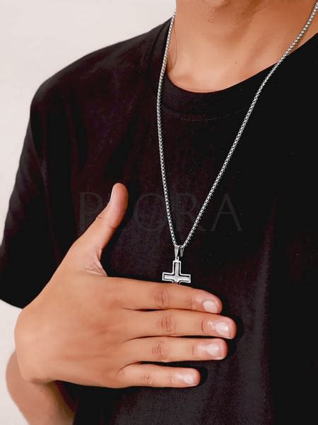Tree Pendant Chain – Nature-Inspired Elegance | Peora