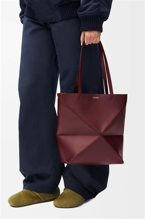Medium Puzzle Fold tote in shiny calfskin Dark Burgundy - LOEWE