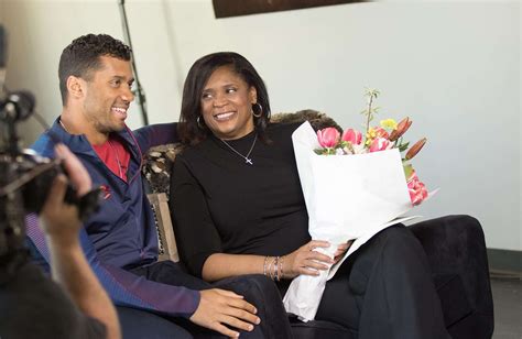 Tammy Wilsonrussell Wilson Russell Wilson Buys His Mom A New Home On