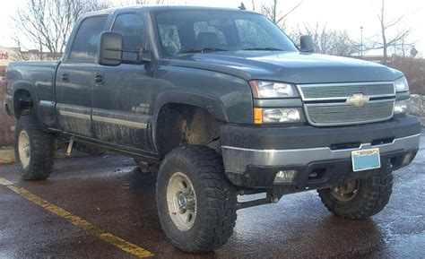 2005 Chevrolet Silverado 2500HD LT 4x4 Crew Cab 6.6 ft. box 153 in. WB 4-spd auto w/OD
