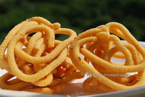 Thenkuzhal murukku | Easy rice & urad dal flour chakli-How to make-Step ...