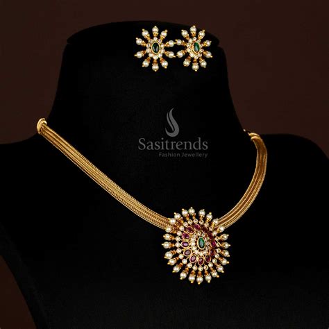 Traditional Gold Plated Floral Pendant Choker Necklace - Sasitrends
