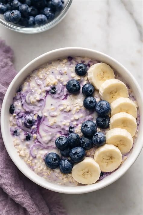 5-Ingredient Blueberry Banana Overnight Oats Recipe