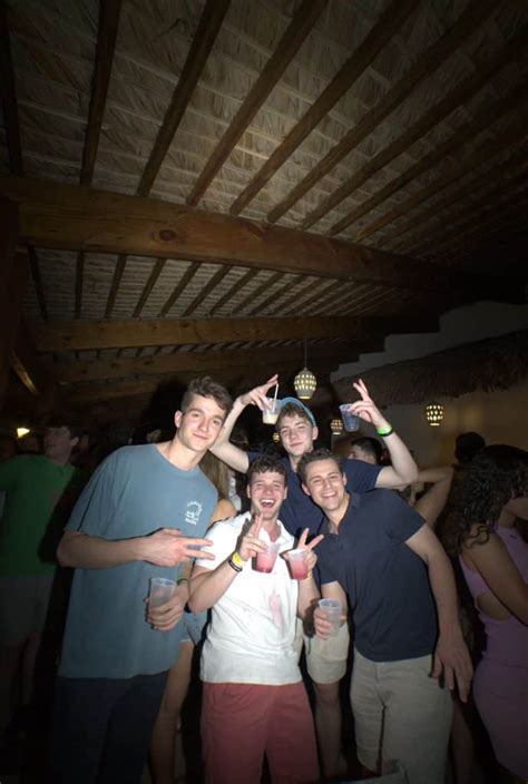 Spring Break Parties Dancing 的图像结果