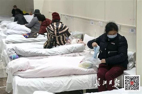 昨晚，武汉3家“方舱医院”开始收治轻症患者（3）_国内_天下_新闻中心_台海网