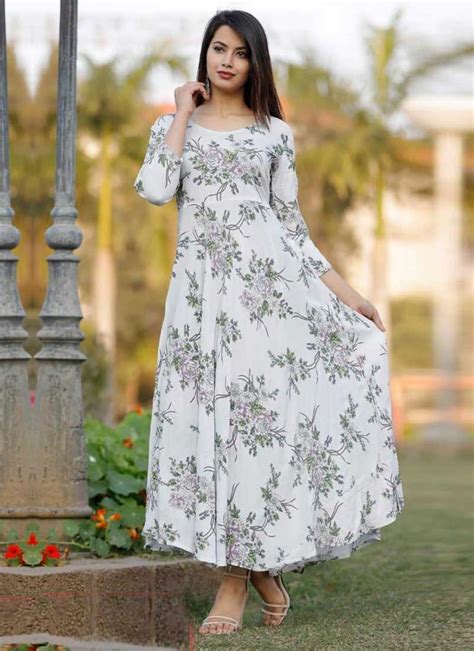 Online Shop for Indian Designer Sarees, Casual Sarees, Salwar Suits.