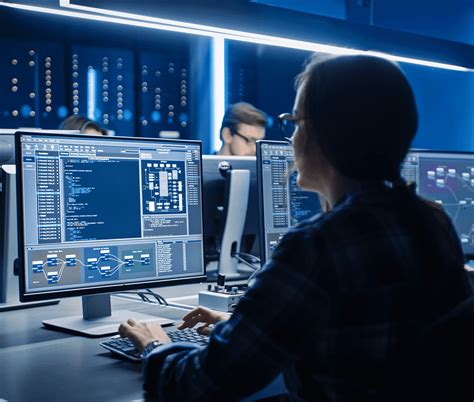 Information technology and communications security specialist - Migration lounge