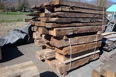 mobili in legno vecchio legno vecchio tronchi travi e tavole utilizzati per i mobili in legno vecchio legno vecchio tronchi travi e tavole utilizzati per i