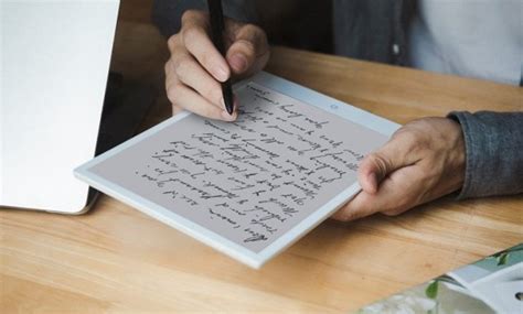 Schermo e-ink, penna Wacom e connettività 4G per EeWrite E-Pad, un ...