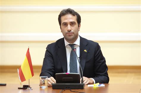 WATCH: Spain's economy minister dazzles America with boasts of world ...