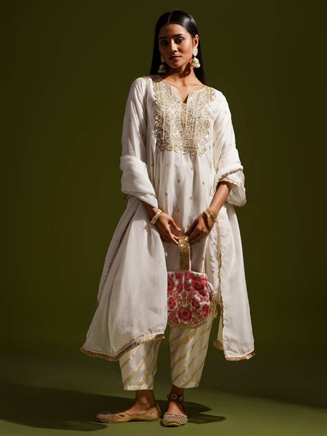 Shop the Best Traditional Indian Ethnic Festive Wear for Women | JOVI India