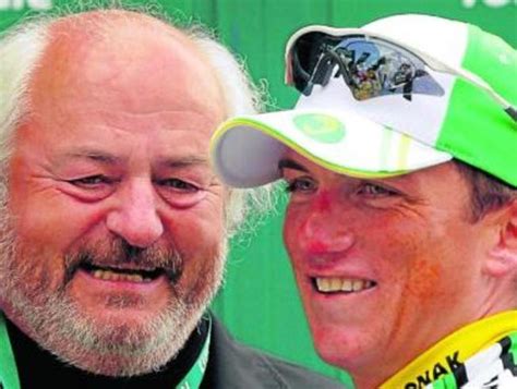 Mismos perros, mismos collares