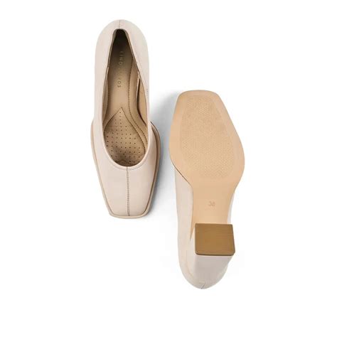 Buy Gabbana Classic Everyday Beige Block Heels | Lino Perros