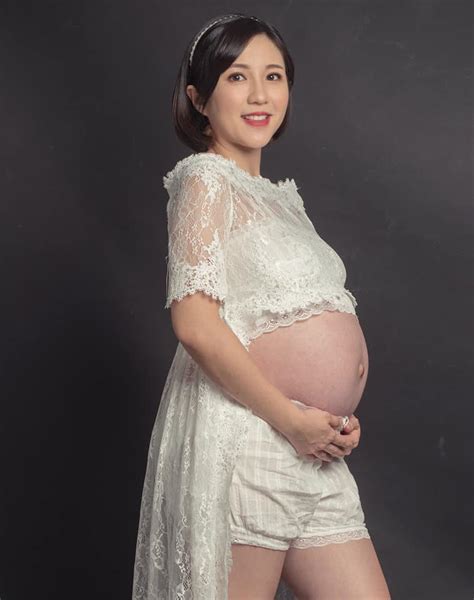 陈韵传 Yunna Tan - 今年新年没能回家过年 怀孕39周的我已经在KL家待产中 肚子里的 #宏孩儿...