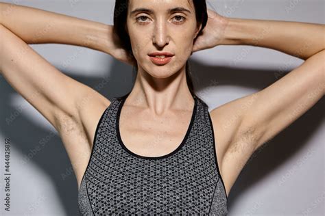 Armpit Display Body Language 的图像结果