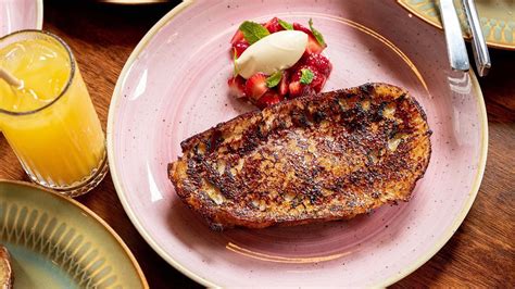 Maggie May, Newstead Review