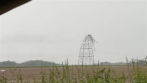 Straight Line Wind Damage 的图像结果