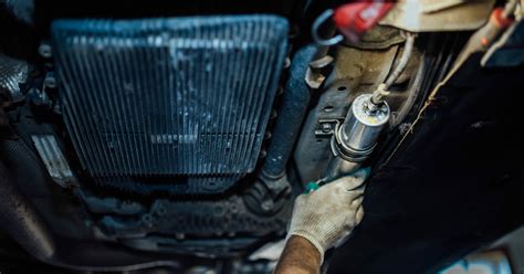 Fuel Filter Replacement 的图像结果