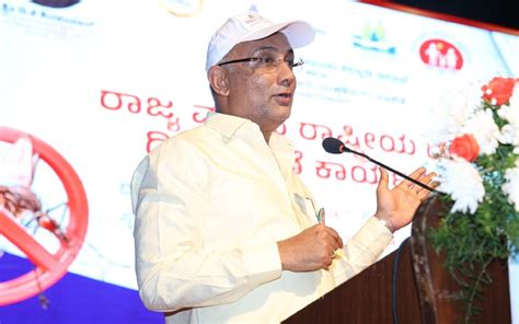 Class 8 student stabs, injures classmate outside Gujarat school