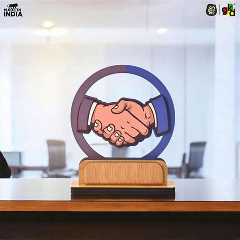 Handshake Memento Trophy | Partnership Award for Corporate Gifts ...