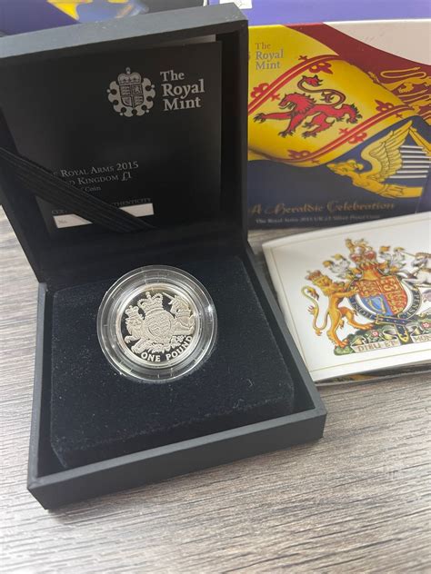 2015 Royal Coat Of Arms One Pound Silver Proof Coin - UkCoinHunt