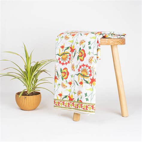 Shop Red Floral Organic Cotton Hand Block Printed Fabric – DMAASA