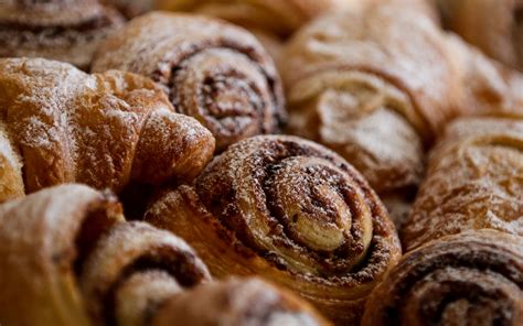 Download wallpaper 3840x2400 buns, powder, dessert, pastries, cooking ...