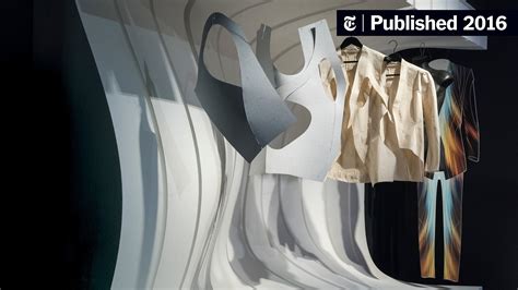 Fashion Honors Zaha Hadid With ‘Extraordinary Process’ Exhibition - The ...