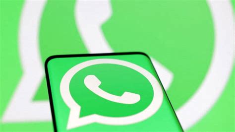 WhatsApp beta hints at AI-suggested topics and voice chat feature: What ...