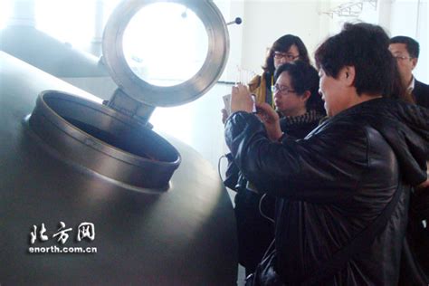 天津消费体察团走进企业 看啤酒是怎样酿成的-新闻中心-北方网