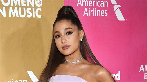 Ariana Grande Gets Real About Onstage Breakdowns In Now-Deleted ...