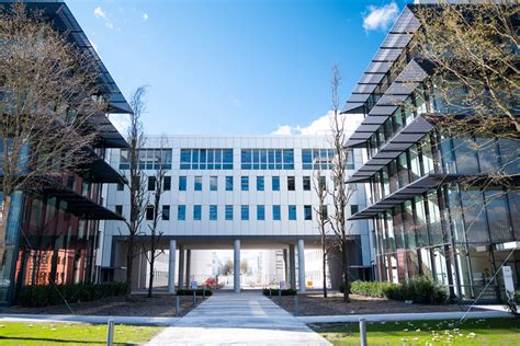 The Road to Autonomous Driving at BMW Group