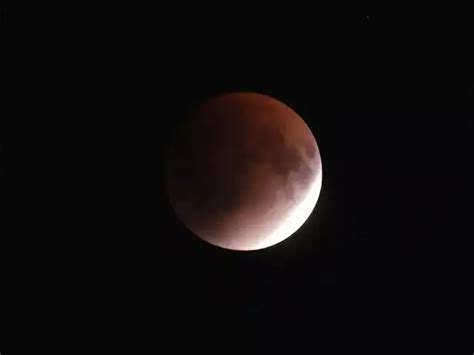 Kolkata's celestial peek - Lunar Eclipse 2025: Stunning 'Blood Moon ...