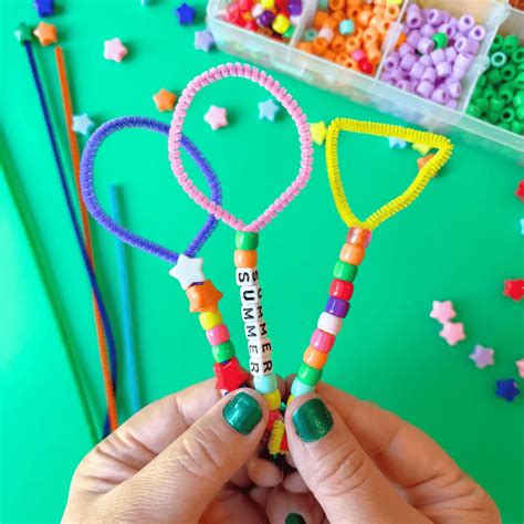 Pipe cleaner bubble wands for kids - Friends Art Lab