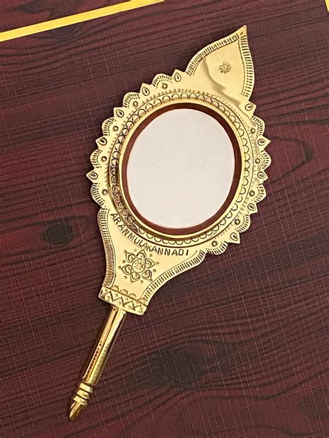 Aranmula metal mirror – The Coconut Store