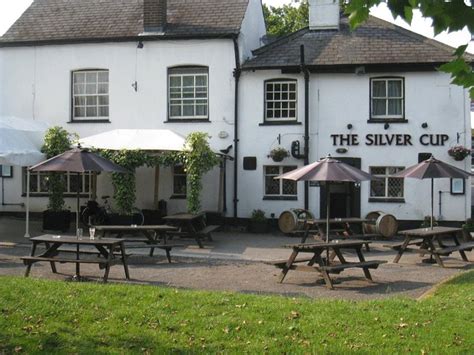 THE SILVER CUP (Harpenden) - B&B Reviews, Photos, Rate Comparison ...