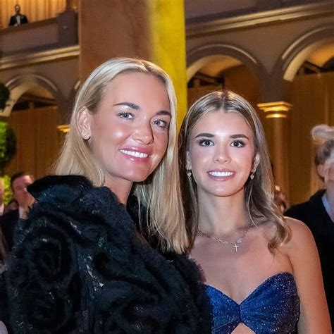 The Rookie's Jenna Dewan looks phenomenal in tiny hot pink bikini – wow! | HELLO!