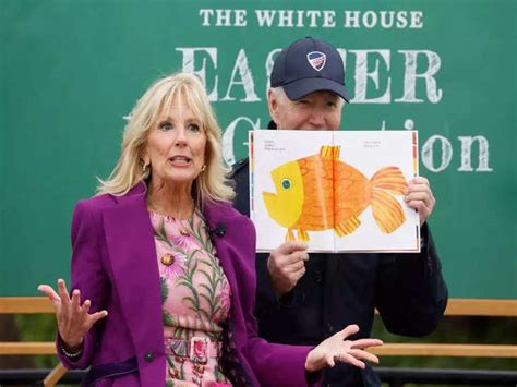 Biden read children's book - Biden hosts first Easter Egg Roll in two ...