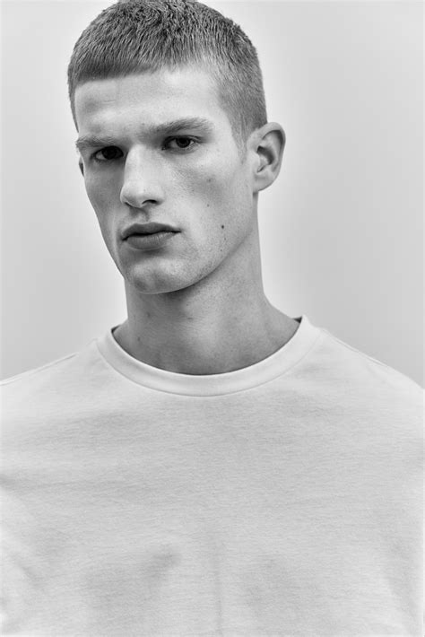 Regular Fit T-shirt - Light beige - Men | H&M IN