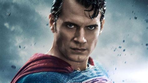 Henry Cavill abbandona Superman?