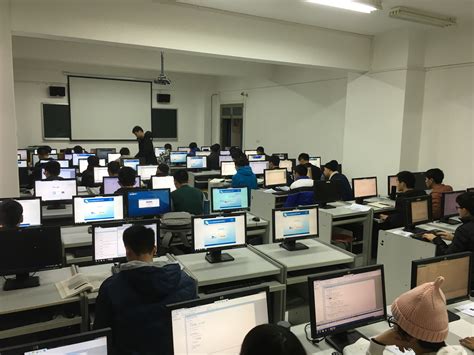 计算机学院举行“图灵班”开班典礼