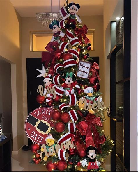Pin de Michelle Navarro en Disney christmas | Árbol de navidad de ...