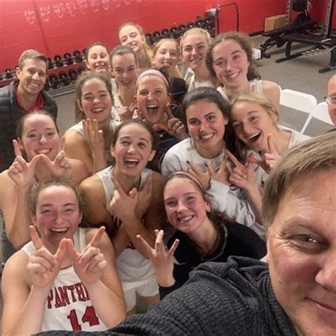 Girls Basketball Team 的图像结果