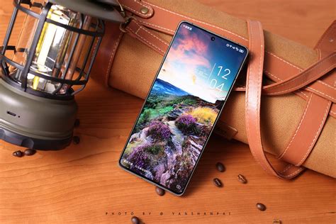 努比亚Z50手机发布：骁龙8Gen2+定制主摄 售价2999元起_手机新浪网