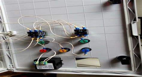 Automatic Change Over Switch Using Protues 的图像结果