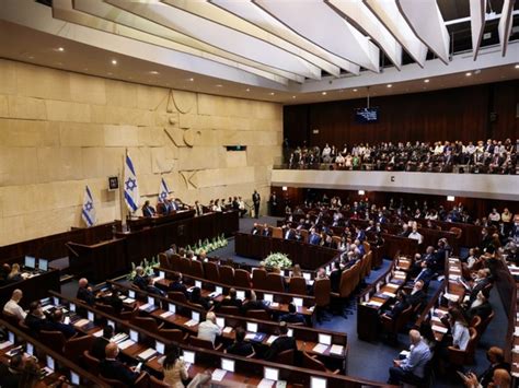 Israel avoids snap elections, as the Knesset approves the budget with ...
