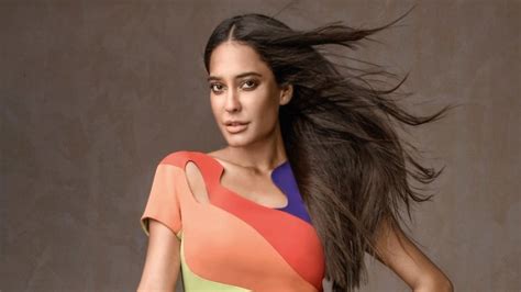 Lisa Haydon Rocks The Ramp At LFW 2019, Says She Will Return To Films ...